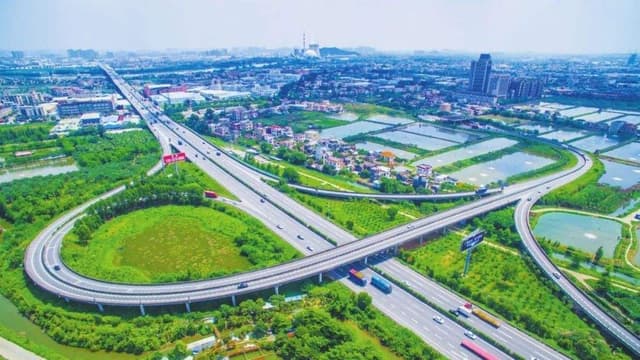 Guangzhou Highway.jpg Guangzhou Highway.jpg