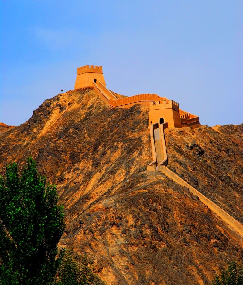 overhanging-great-wall
