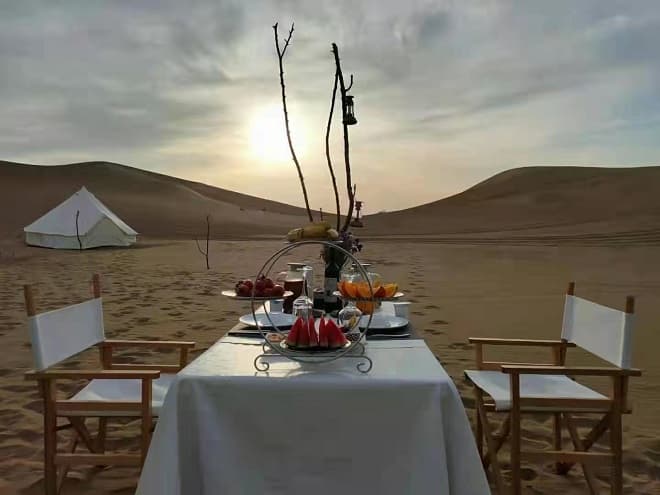 gala-dinner-in-desert