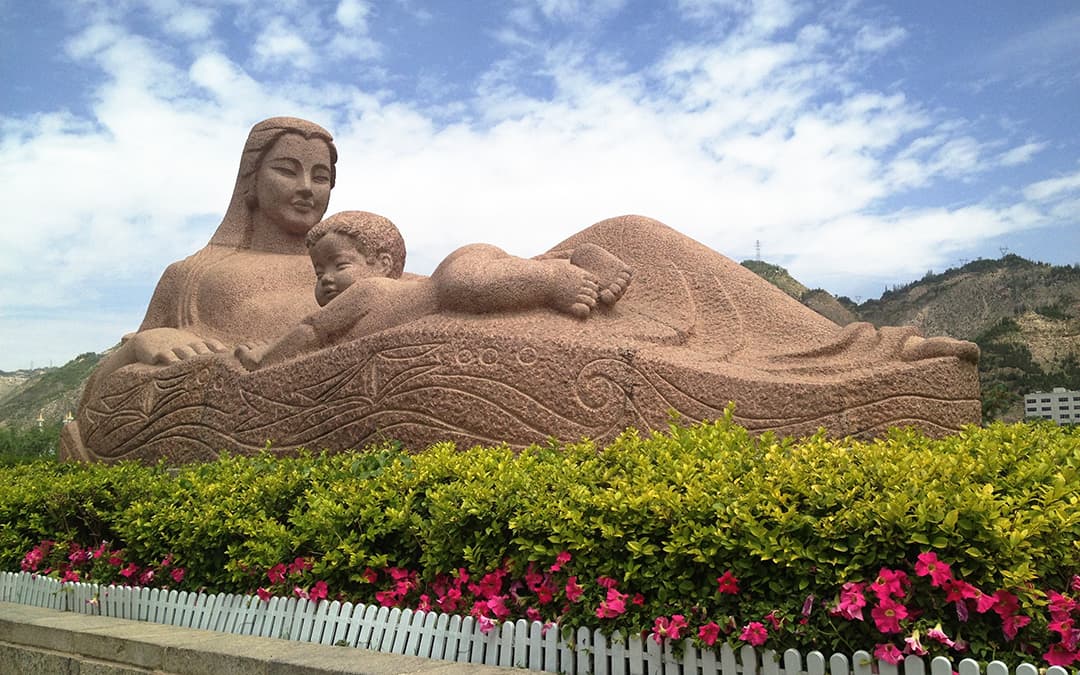 yellow-river-mother-sculpture
