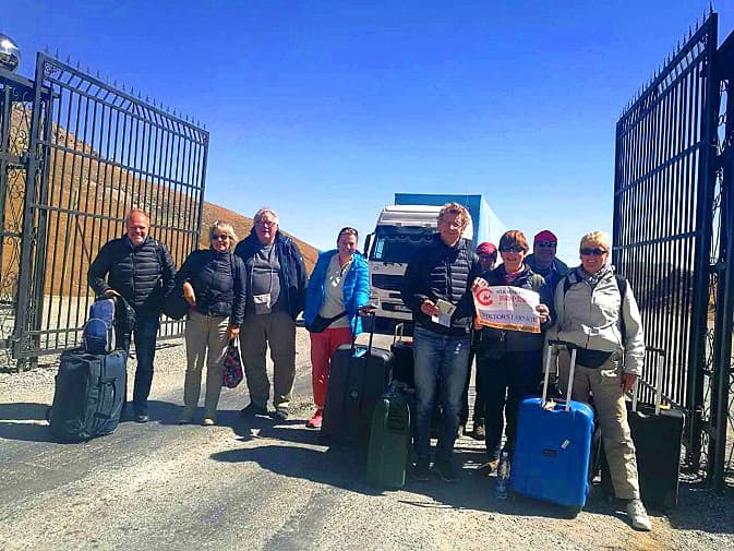 clients-at-torugart-port