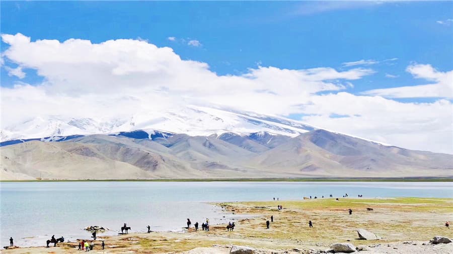 karakul-lake