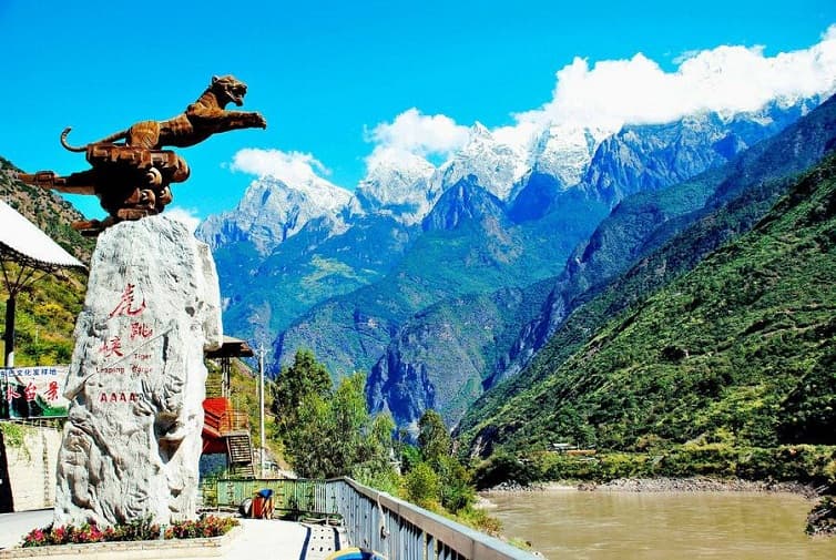tiger-leaping-gorge-1
