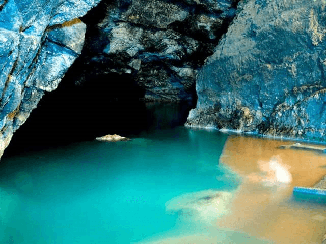 under-ground-lake
