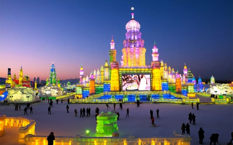 ice-and-snow-world