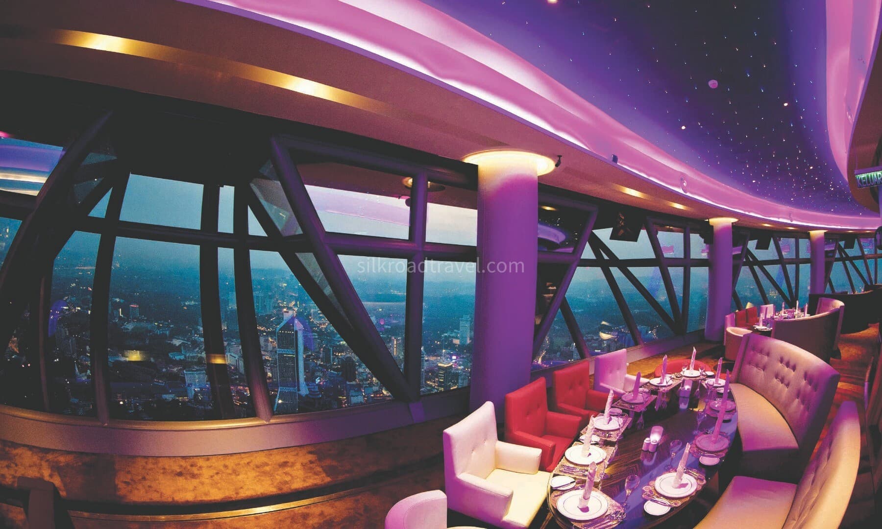 macau-tower-revolving-restaurant