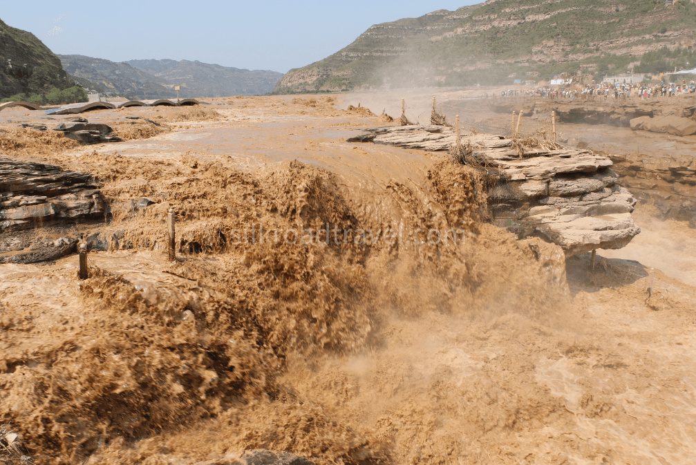 hukou-waterfall-shaanxi-side