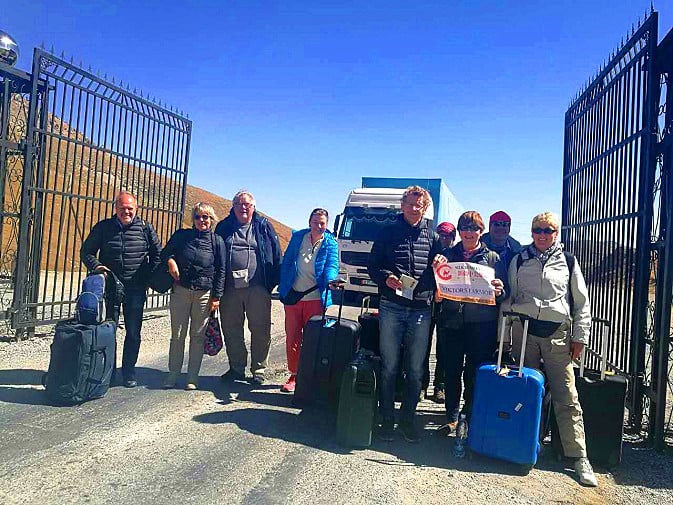 clients-at-torugart-port