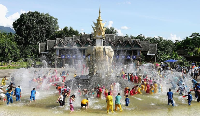 Water Splashing Festival.jpg Water Splashing Festival.jpg