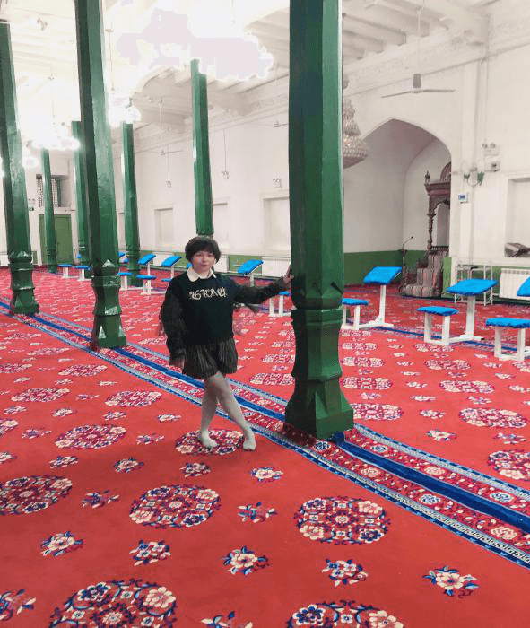 me-in-idgar-mosque.png me-in-idgar-mosque.png