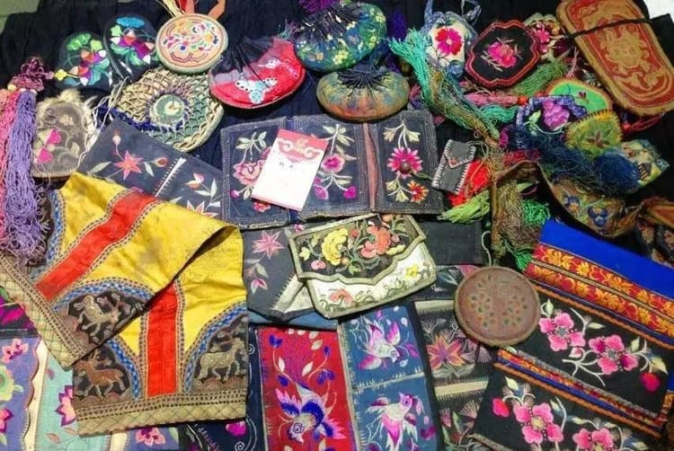 Shopping in Mongolia-1.jpg Shopping in Mongolia-1.jpg