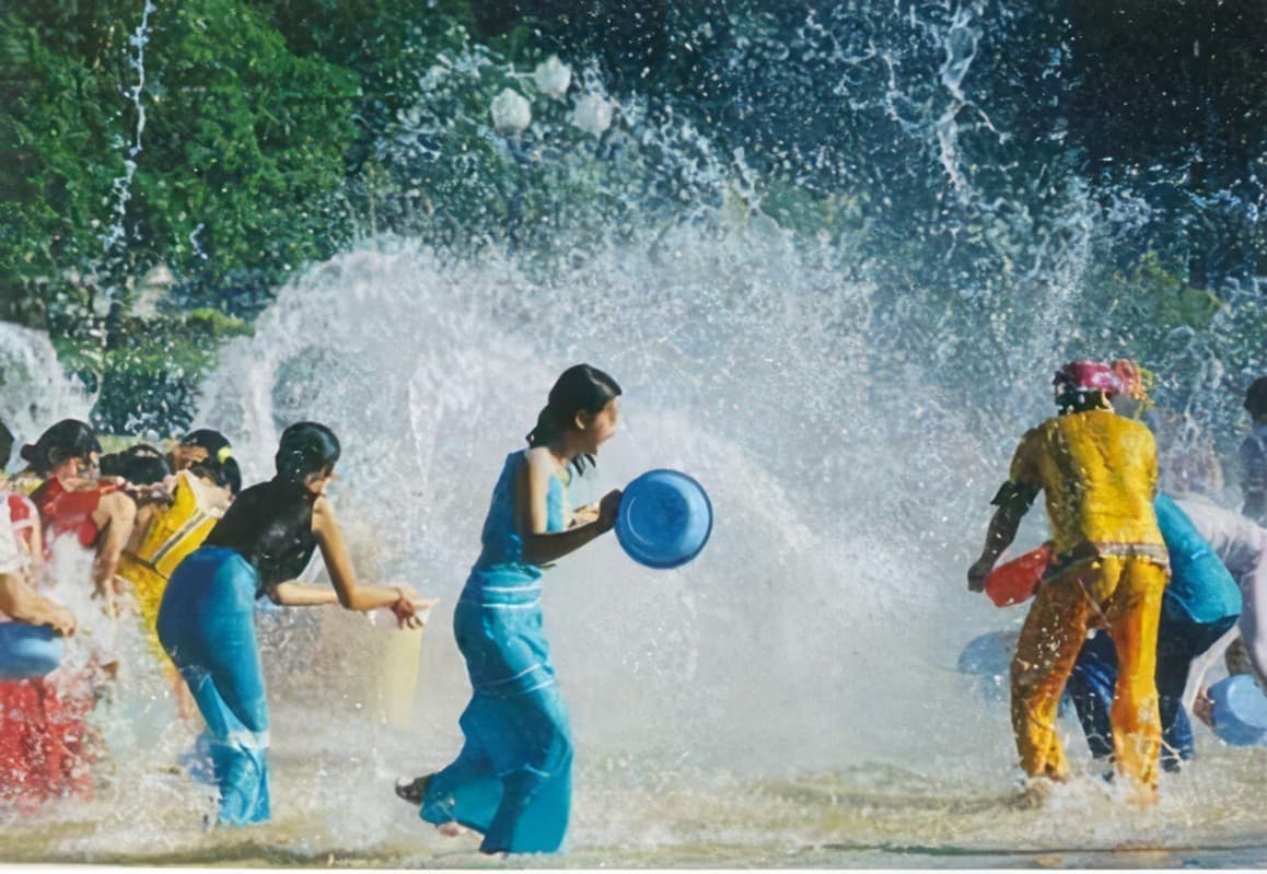 the-water-sprinkling-festival-in-yunnan the-water-sprinkling-festival-in-yunnan
