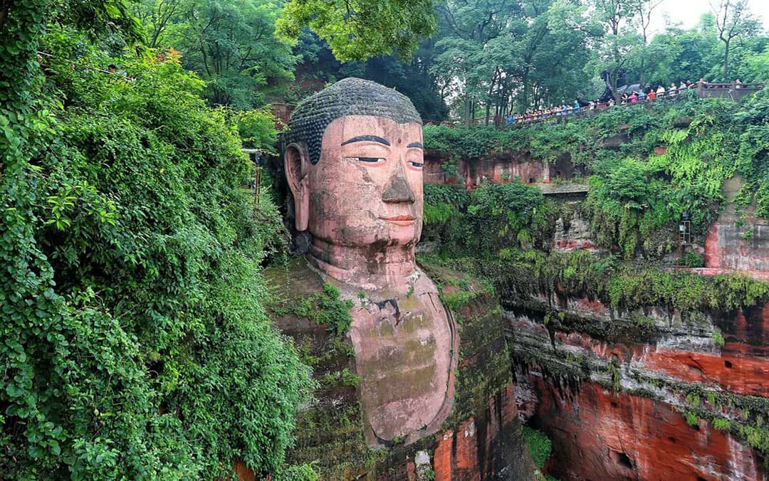 leshan-buddha-sculpture leshan-buddha-sculpture