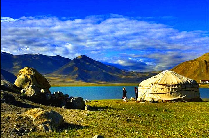 karakul-lake-01 karakul-lake-01