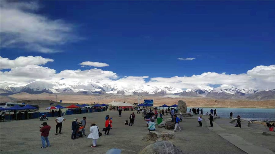 karakul-lake-01 karakul-lake-01