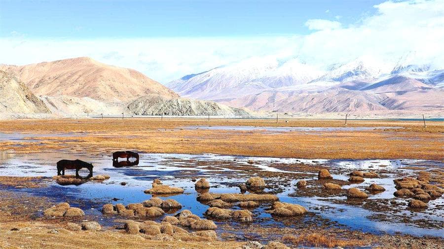karakul-lake-1 karakul-lake-1