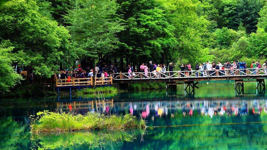 jiuzhaigou-scenic-area jiuzhaigou-scenic-area