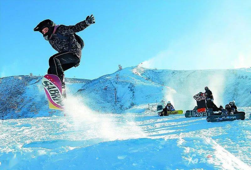 altay-jiangjun-mountain-ski-resort altay-jiangjun-mountain-ski-resort