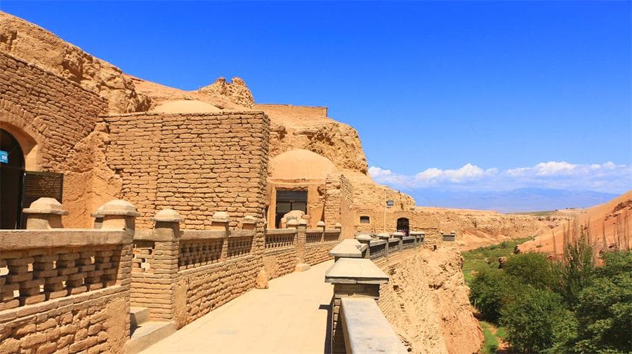 bezikelik-thousand-buddha-caves bezikelik-thousand-buddha-caves