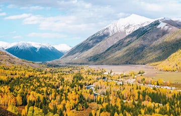12-days-xinjiang-private-tour-kanas-lake-and-kashgar-01 12-days-xinjiang-private-tour-kanas-lake-and-kashgar-01