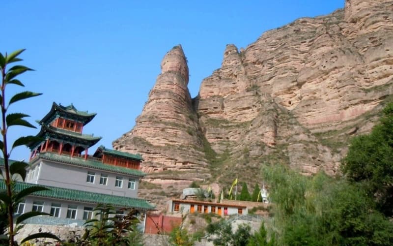 binglingsi-thousand-buddha-temple binglingsi-thousand-buddha-temple