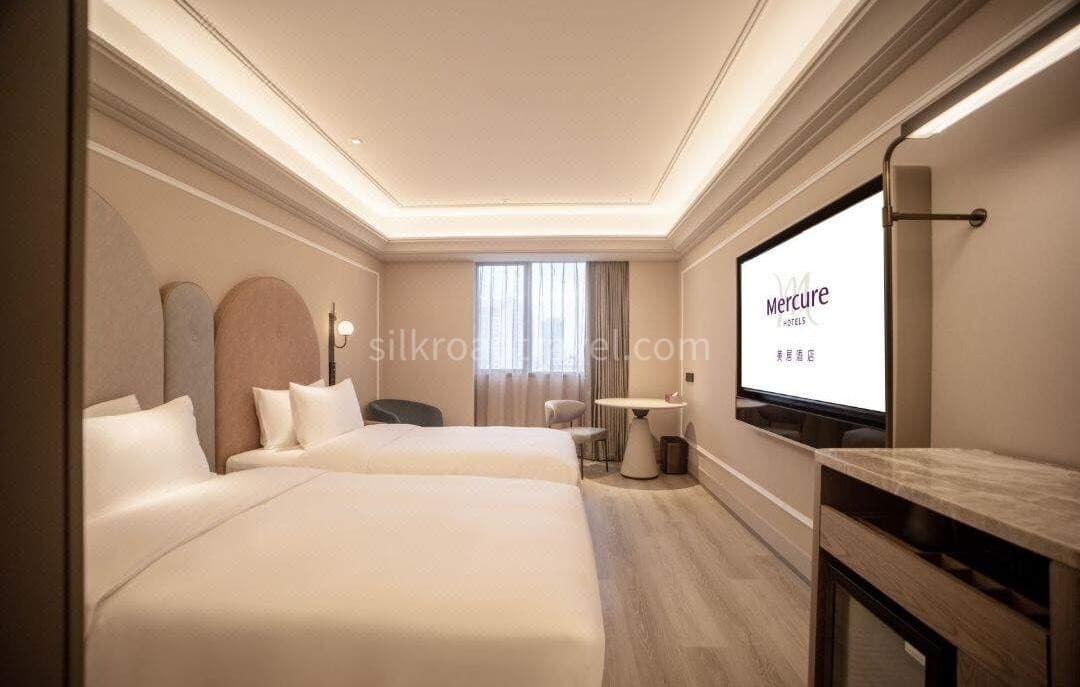 hotel-room hotel-room