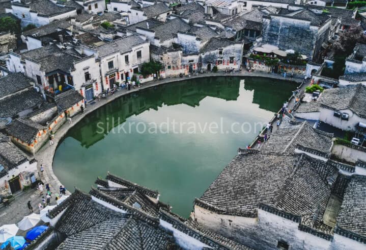 hongcun-moon-pond hongcun-moon-pond