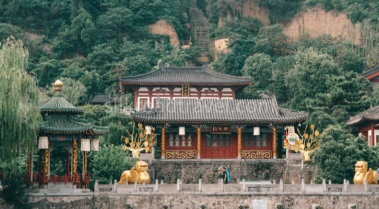 5 Days Xi'an–Luoyang–Chengdu Cultural Journey 5 Days Xi'an–Luoyang–Chengdu Cultural Journey