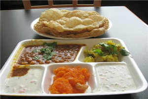 Halwa Puri.jpg