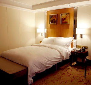 Yangtze-Gold-Atrium-View-Room.jpg