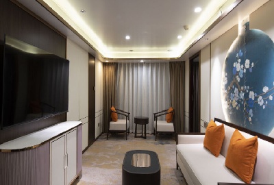 Presidential-Suite-Living-Room-onboard-China-Goddess-3.jpg