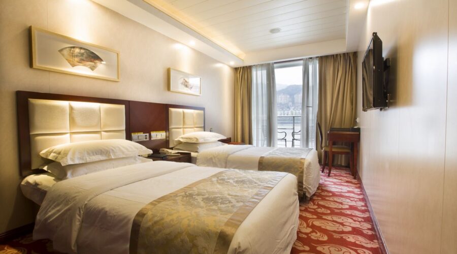 Standard-Balcony-Cabin-onboard-China-Goddess-2.jpg