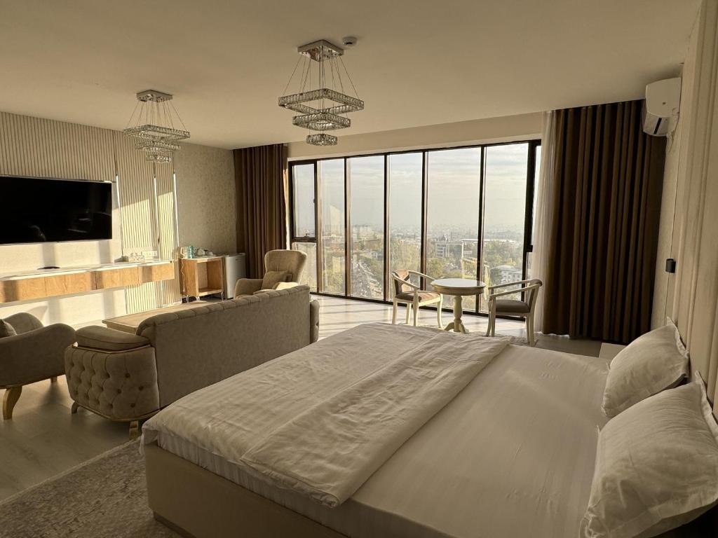 Aram Hotel.jpg