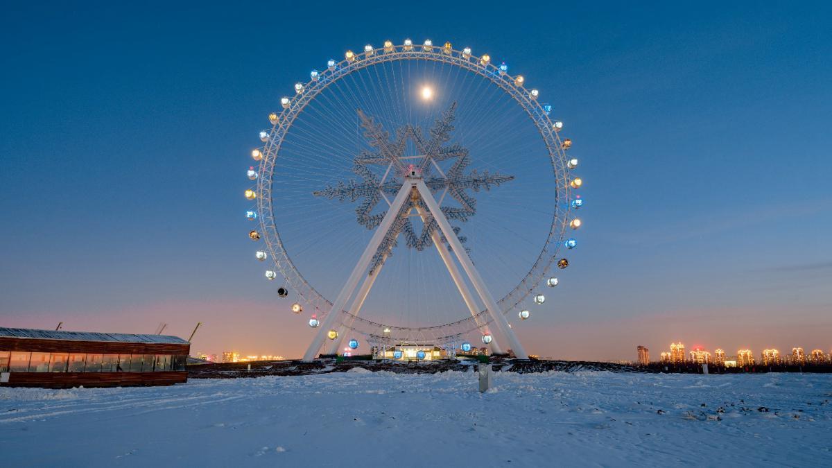 the-snowflake-ferris-wheel